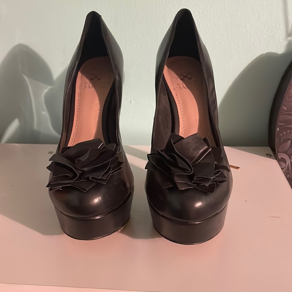 Black heels with flower